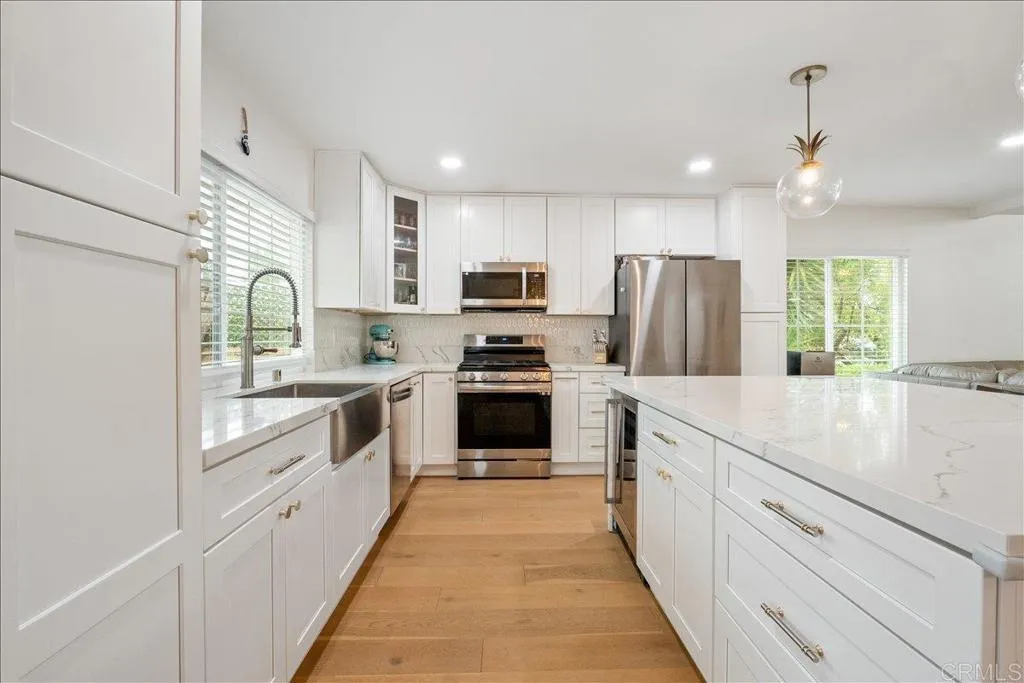 https://cdn.realtyfeed.com/cdn/127/306632435/f530676f0a700dd7cc9d52639d27434d.webp