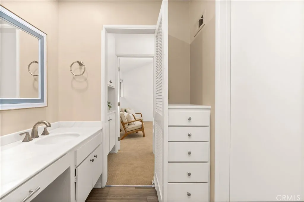 https://cdn.realtyfeed.com/cdn/127/306632436/5cdbc2ad9e64af292988d138a9ba1cd4.webp