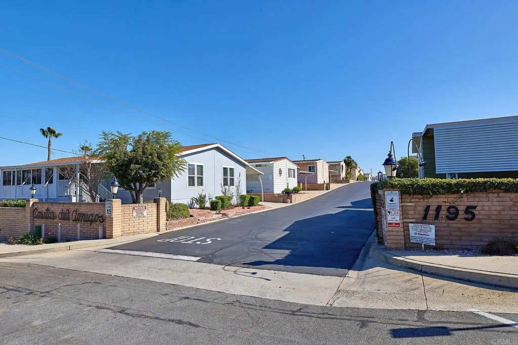 https://cdn.realtyfeed.com/cdn/127/306632443/276c146b76247f812664d6f1cbdf3ec9.webp