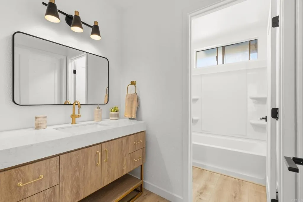 Photo #15: NDP2600978 Listing: Photo #15