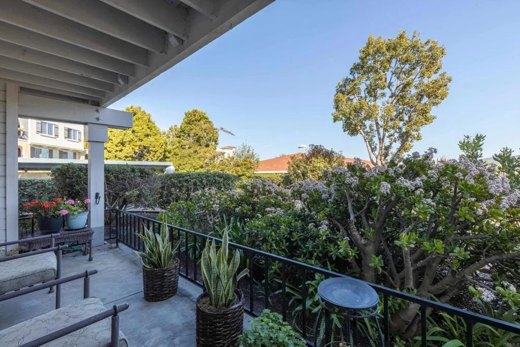 https://cdn.realtyfeed.com/cdn/127/306632510/43554c787774c091f0f757459d1955cc.webp