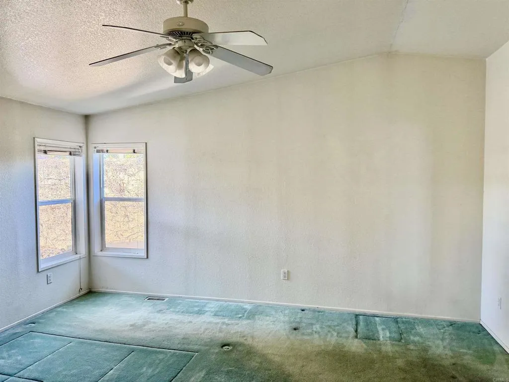https://cdn.realtyfeed.com/cdn/127/306632564/1ff586c31c7fa39c62ce1be607221452.webp