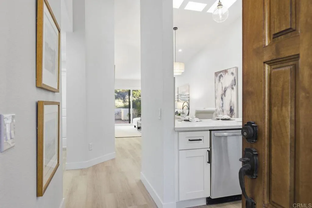 https://cdn.realtyfeed.com/cdn/127/306632575/5d6898b7f9f965b55324c28e2135a623.webp