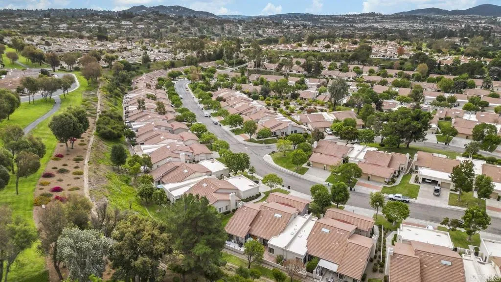 https://cdn.realtyfeed.com/cdn/127/306632575/9910d298db0646c81d348a019225953d.webp