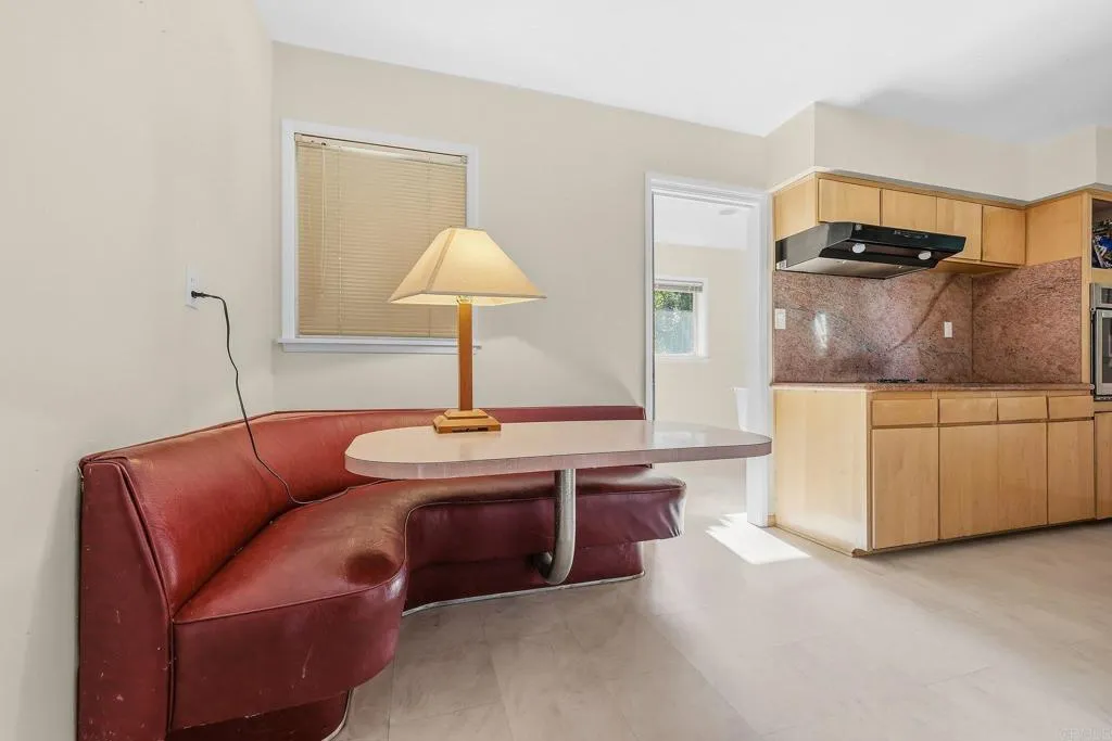 https://cdn.realtyfeed.com/cdn/127/306632583/02f9fbb81af200c9b78856e2426fea1b.webp