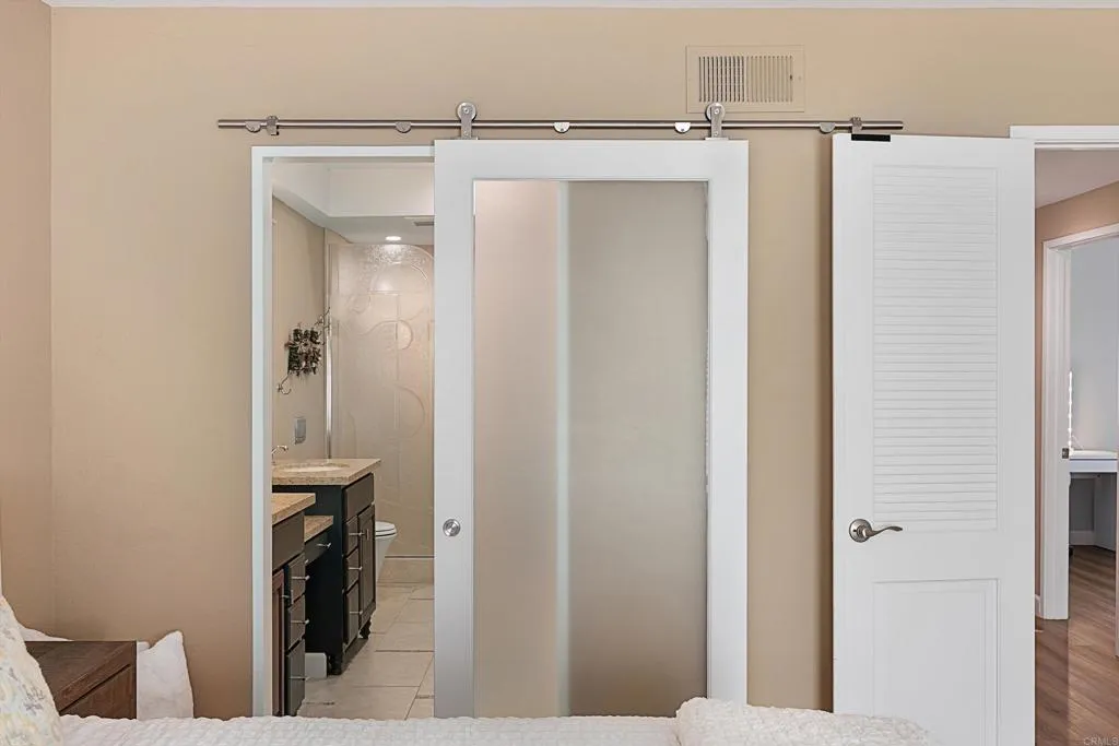 https://cdn.realtyfeed.com/cdn/127/306632584/b34a6517a40b796646e8166c3655d558.webp