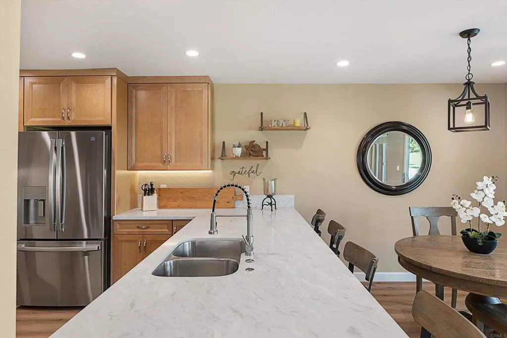 https://cdn.realtyfeed.com/cdn/127/306632584/df6c98711409d50b28bf14a688a8471a.webp