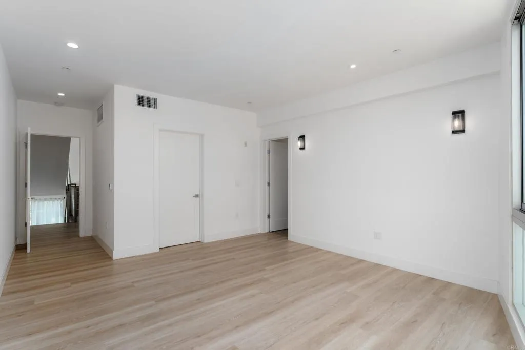 Photo #10: NDP2600988 Listing: Photo #10