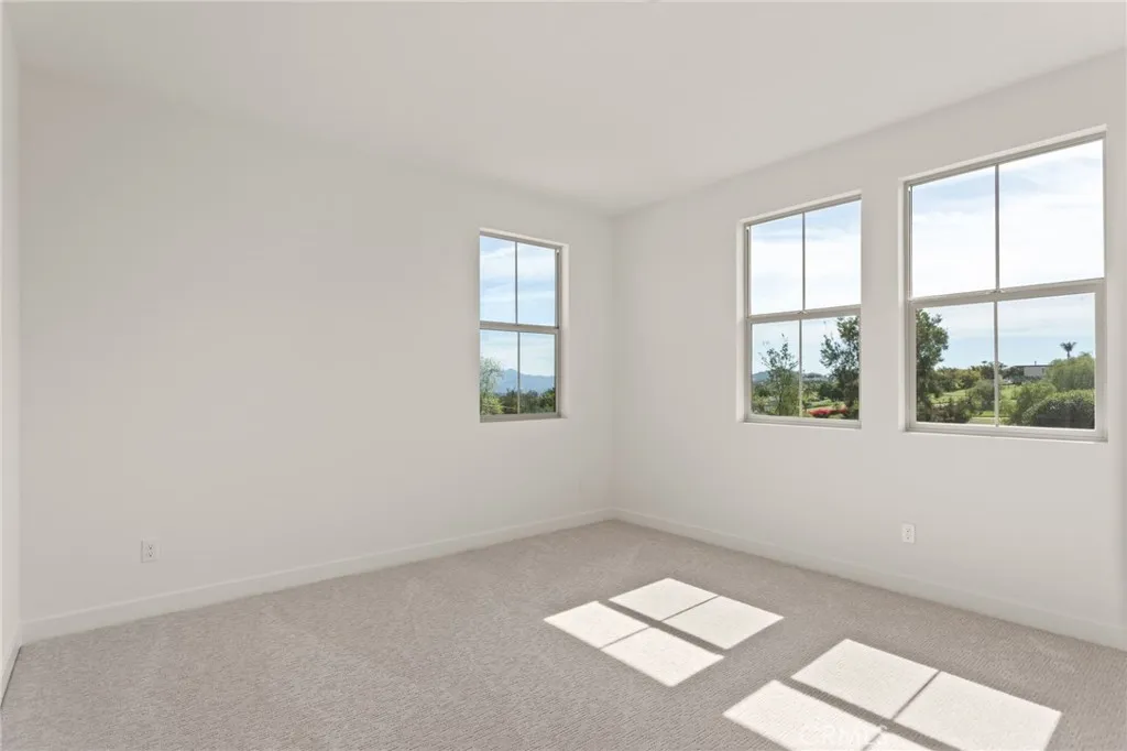 https://cdn.realtyfeed.com/cdn/127/306632615/018d2302d2143adeac9d52e4053a4a3f.webp