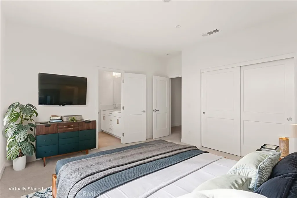 https://cdn.realtyfeed.com/cdn/127/306632615/2b5f4c5c88eb12a5bf288d06e2bf8746.webp