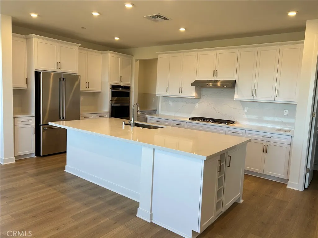 https://cdn.realtyfeed.com/cdn/127/306632615/3e23d481a3e1d2e7ef08dc7c283c2d37.webp