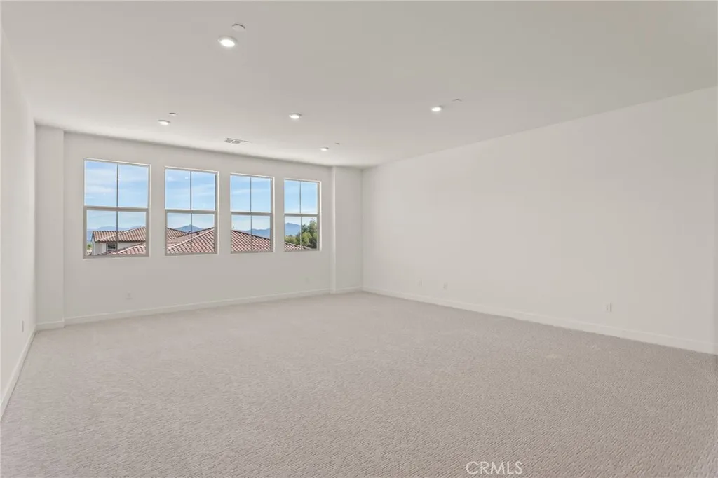 https://cdn.realtyfeed.com/cdn/127/306632615/48d5ecfc459989f050574ab9a90f2ea8.webp