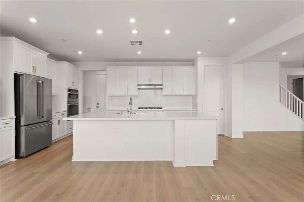 https://cdn.realtyfeed.com/cdn/127/306632615/504a6150f8992ec0f3f0ce6b8e8b2aaf.webp