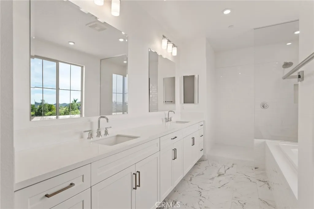 https://cdn.realtyfeed.com/cdn/127/306632615/66a8b6d0d9ef8529db035f7763b2cf0d.webp