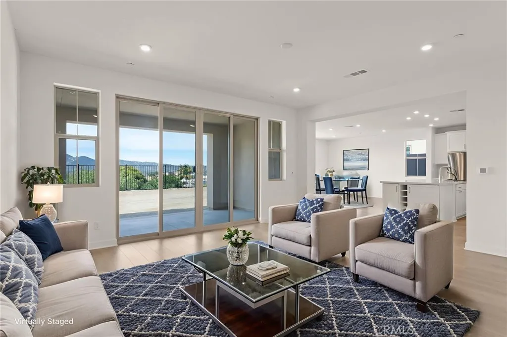 https://cdn.realtyfeed.com/cdn/127/306632615/89437bd551735aeb9f74410ab1b876df.webp