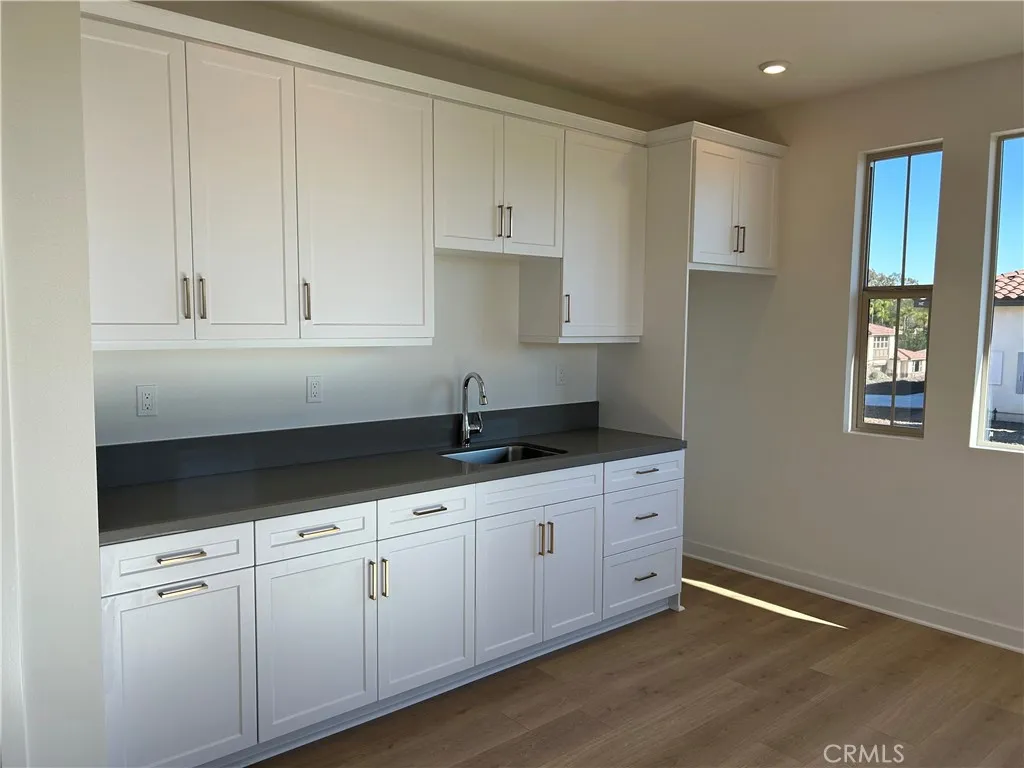 https://cdn.realtyfeed.com/cdn/127/306632615/f71771ddbc4646cfa88d2b0c6b5921ee.webp