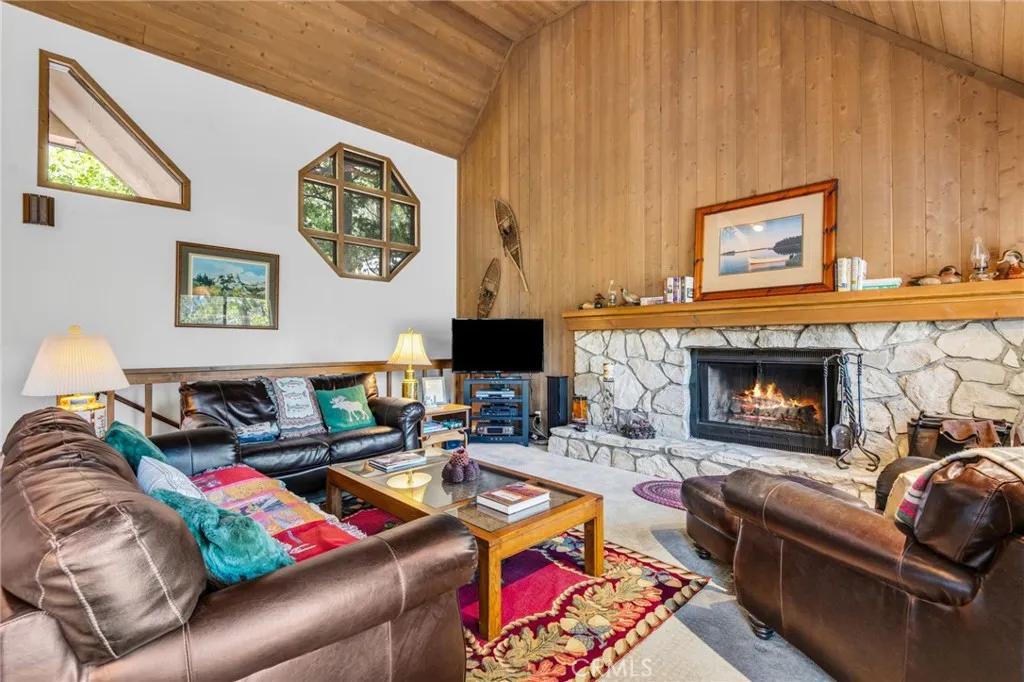 27403 Alpen Drive, Lake Arrowhead, CA 92352 - Photo 5 of 37, Lake Arrowhead, CA
