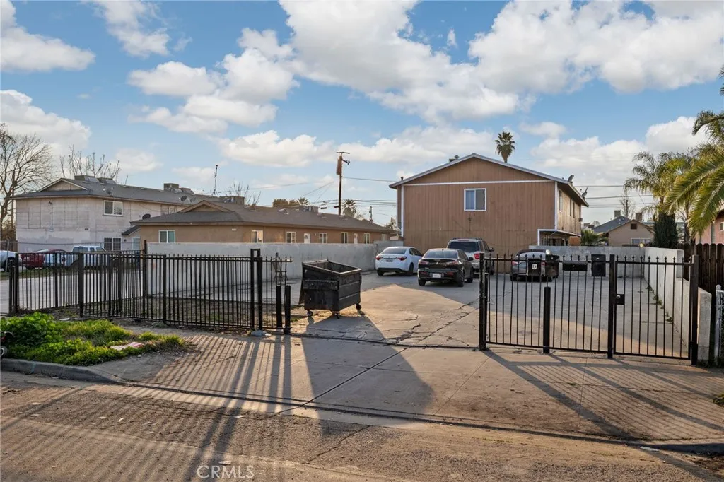 715 N Street, Bakersfield, CA 93304 - Main photo, Bakersfield, CA