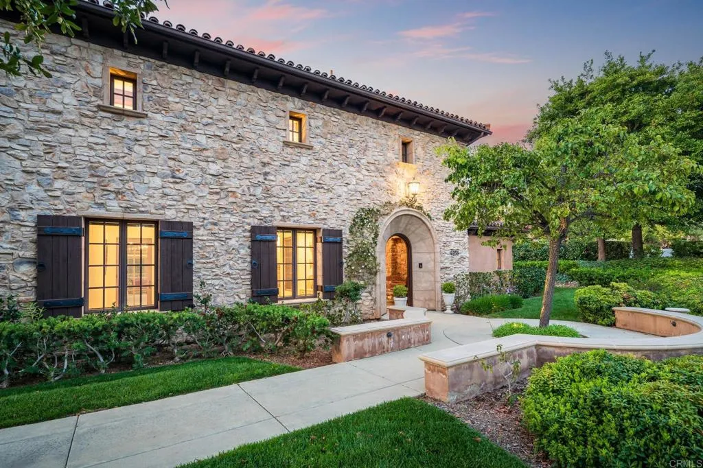 https://cdn.realtyfeed.com/cdn/127/306632671/4921d66f5cac5d24b51b0b4255d151f3.webp