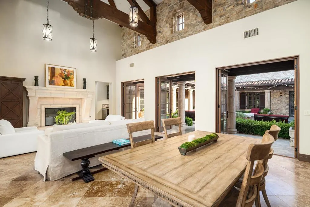 https://cdn.realtyfeed.com/cdn/127/306632671/53b6a28591c942700d8a21ba919946a3.webp