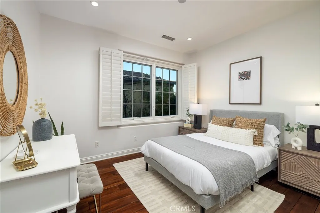 46 Woods Trail, Irvine, CA, 92603