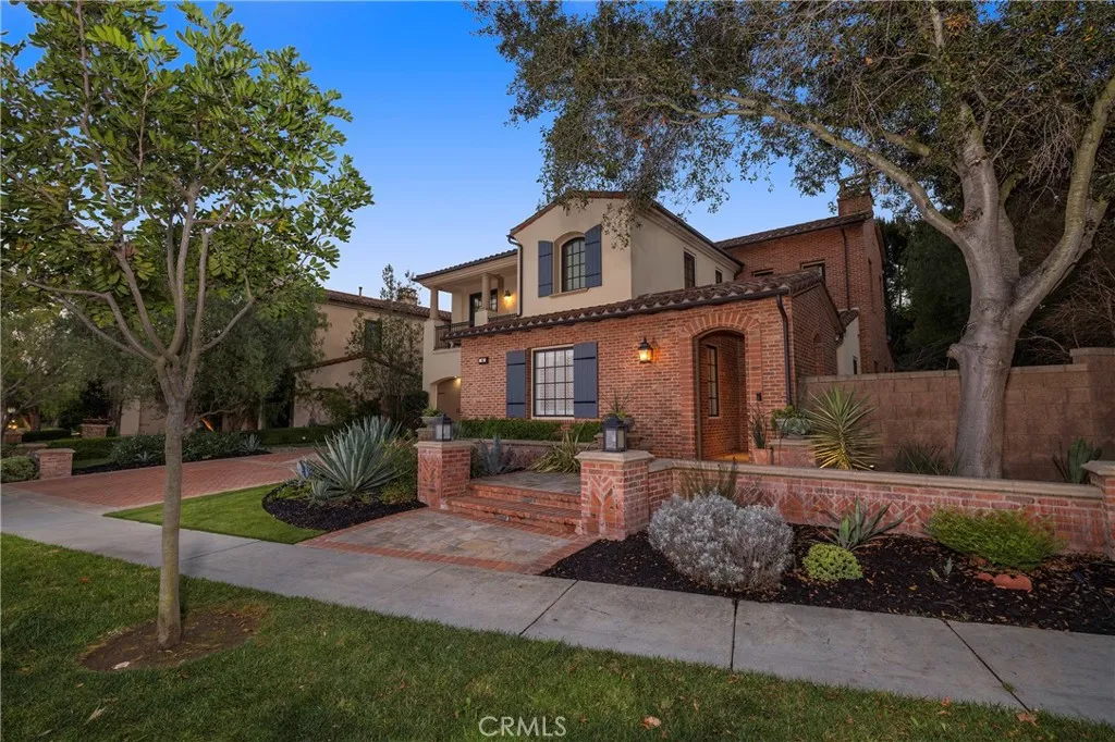 46 Woods Trail, Irvine, CA, 92603