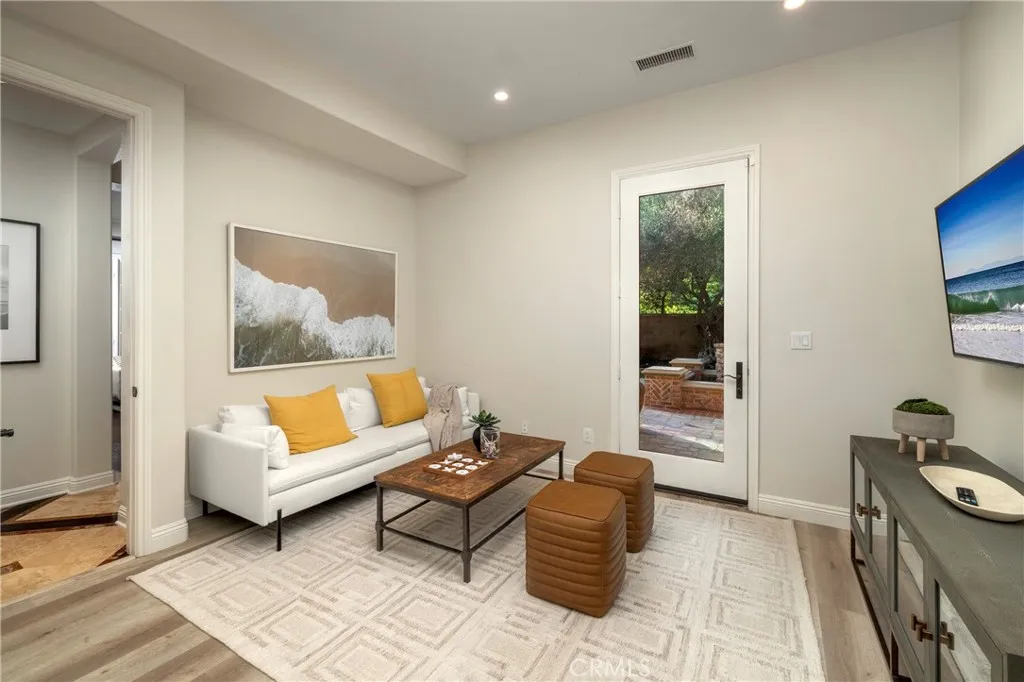 46 Woods Trail, Irvine, CA, 92603