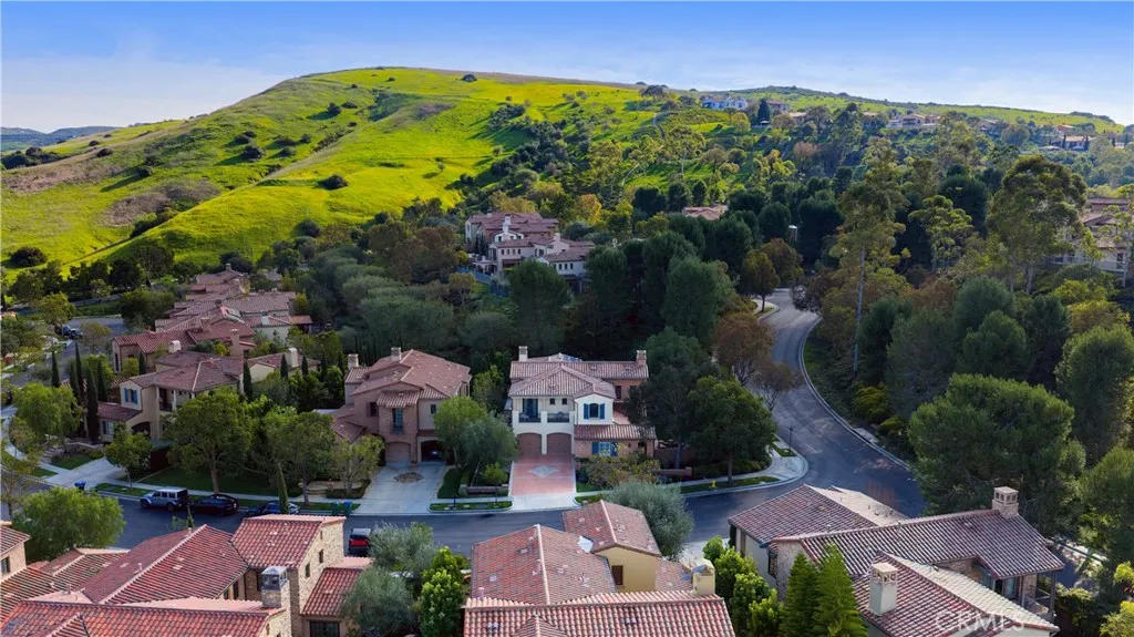 46 Woods Trail, Irvine, CA, 92603