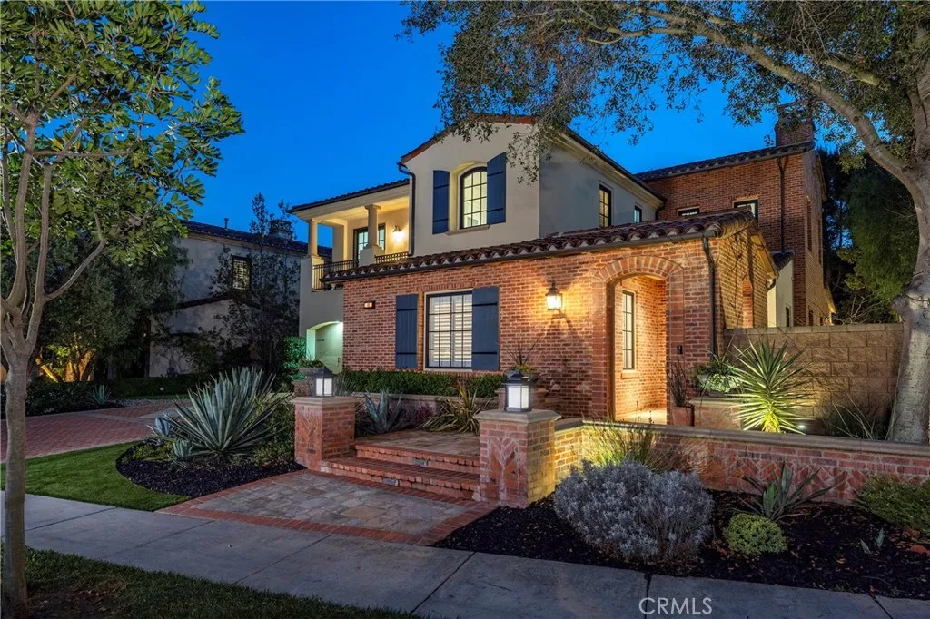 46 Woods Trail, Irvine, CA, 92603