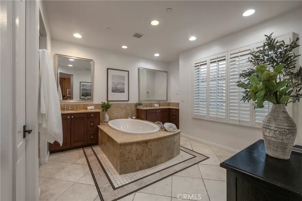 46 Woods Trail, Irvine, CA, 92603