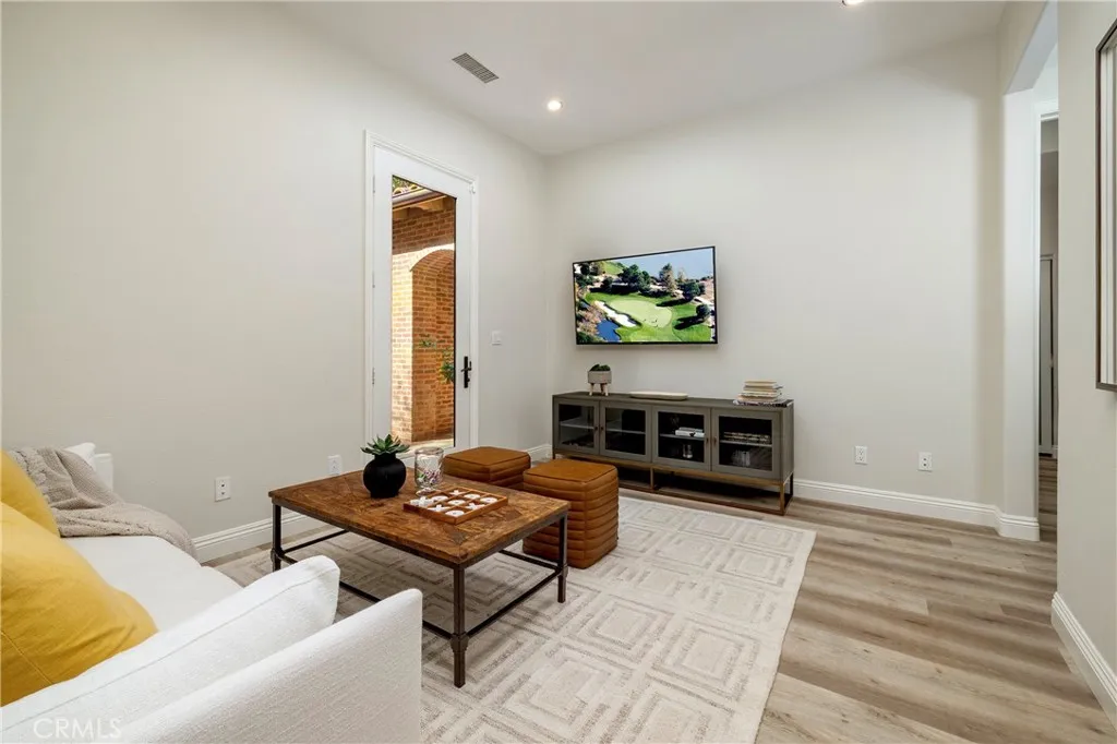 46 Woods Trail, Irvine, CA, 92603