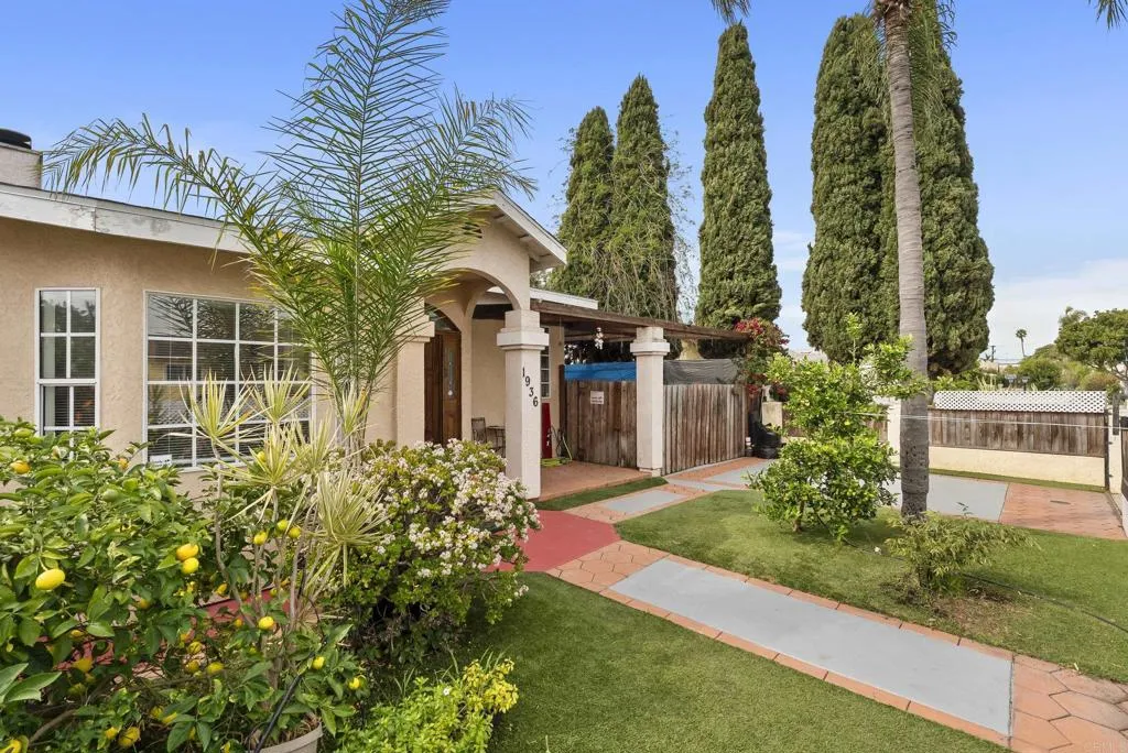 https://cdn.realtyfeed.com/cdn/127/306632716/799c57f04742aa6cb98f82563f1c6342.webp