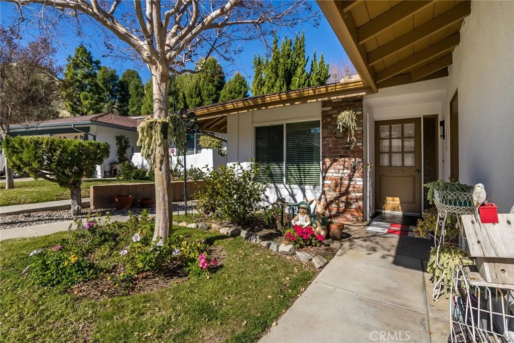 26856 Oak Branch Circle, Newhall, CA 91321 - Photo 2 of 37, Newhall, CA