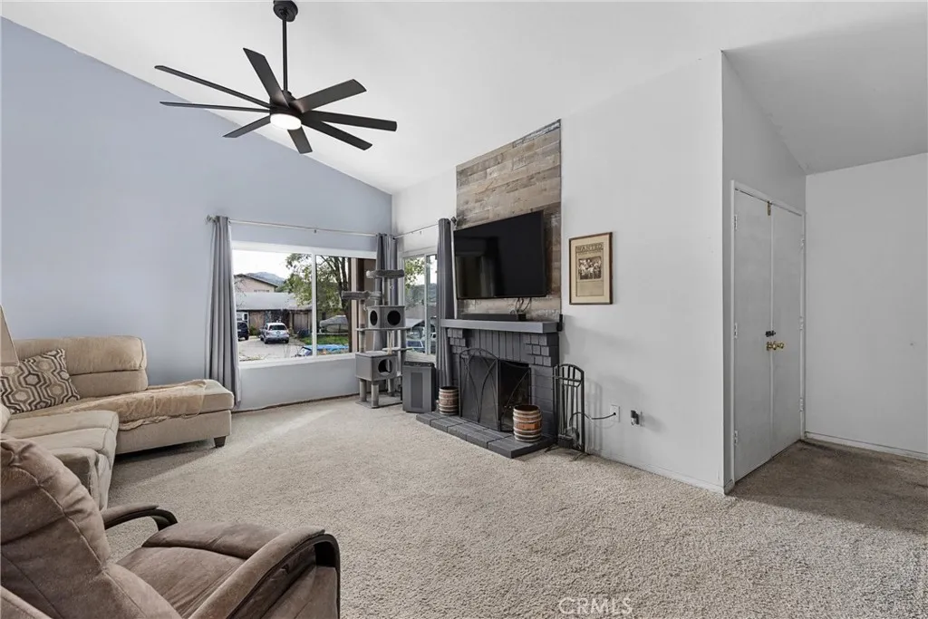 https://cdn.realtyfeed.com/cdn/127/306632841/c165d0be74665eb318a58b6774cbd49b.webp