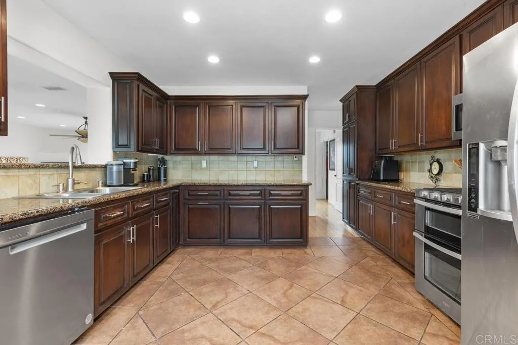https://cdn.realtyfeed.com/cdn/127/306632886/81462e37cc9272d2ab540c3d04369b7f.webp