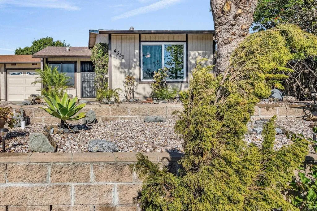 https://cdn.realtyfeed.com/cdn/127/306632930/0b6ab625b7d24dc7f492aae7593d01a8.webp