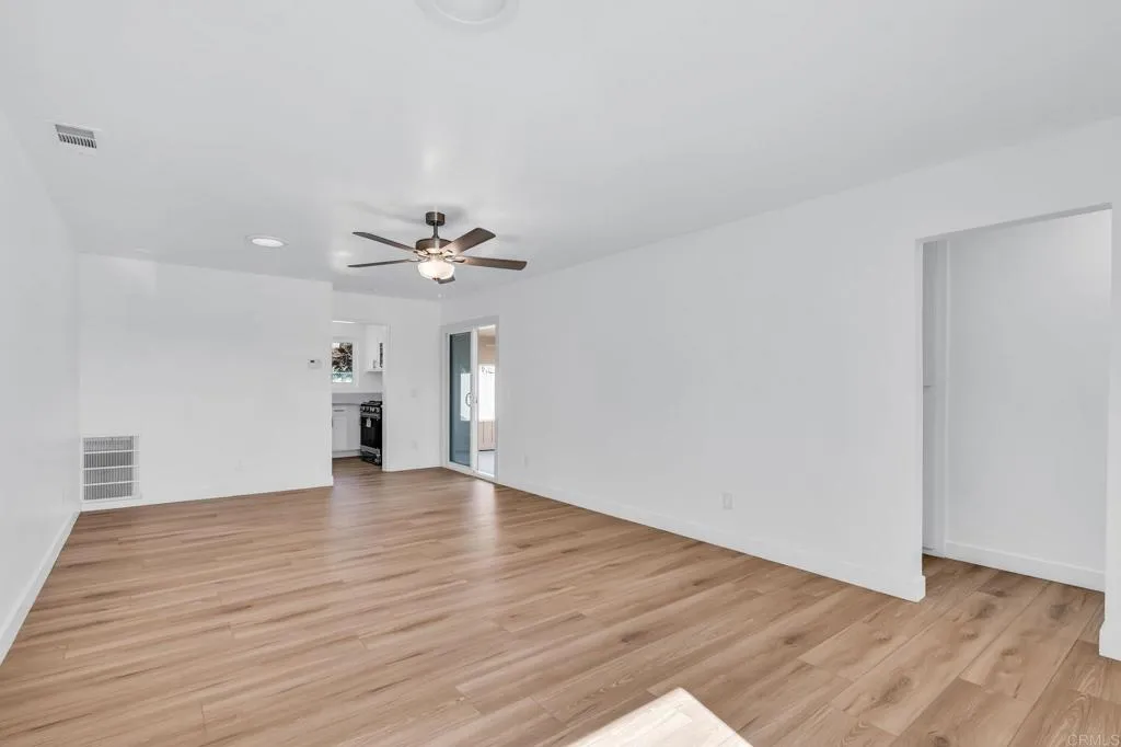 Photo #12: NDP2600997 Listing: Photo #12