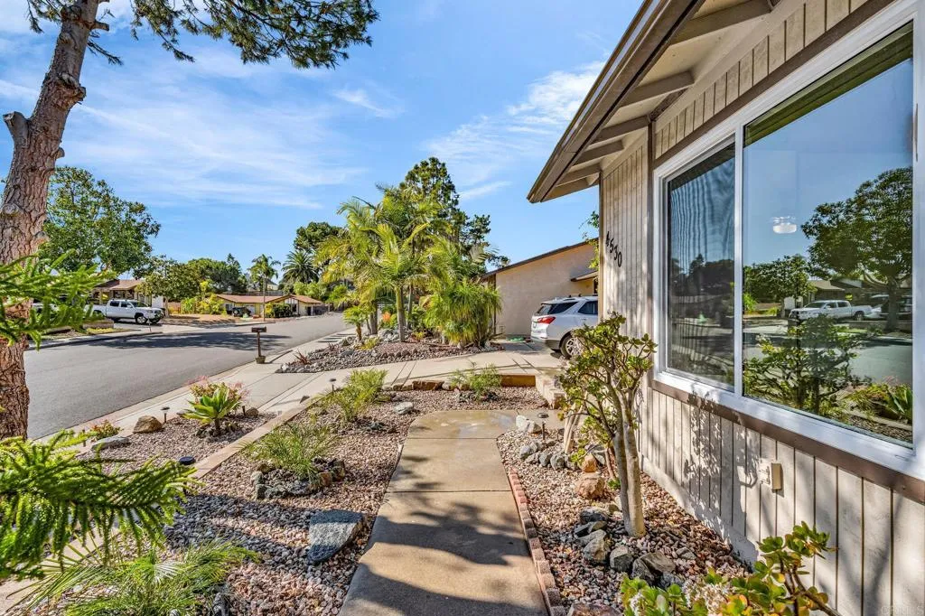 https://cdn.realtyfeed.com/cdn/127/306632930/8f9c198836be990e82906de8c3c69103.webp