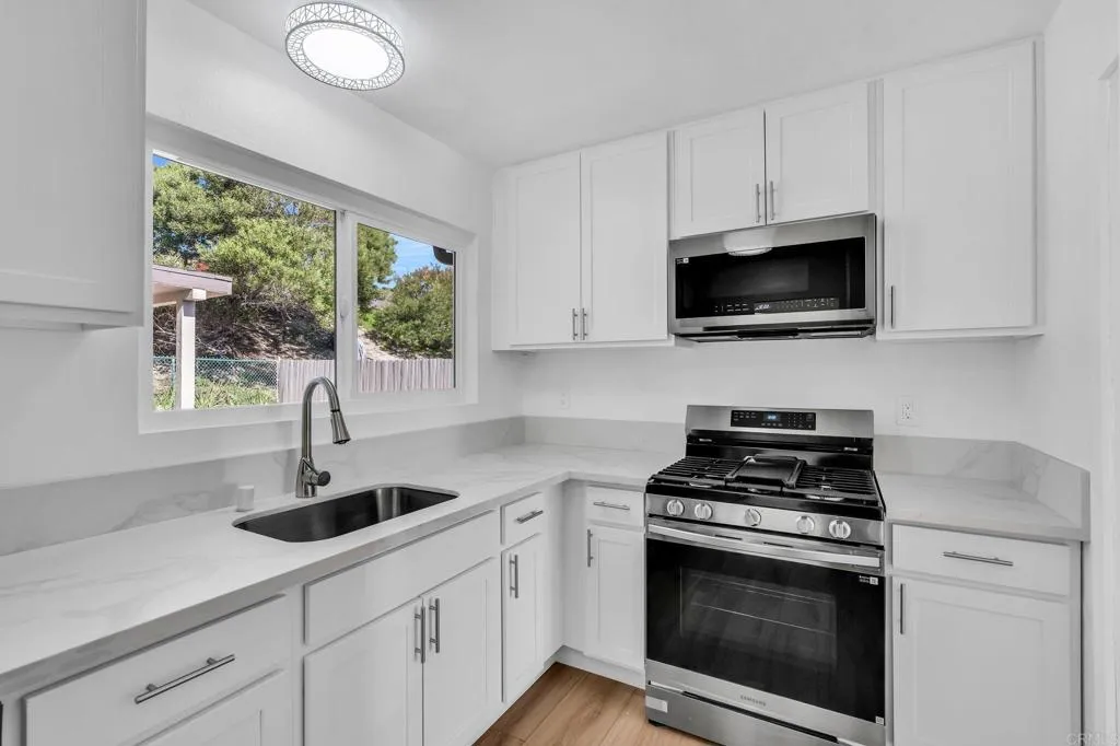 Photo #17: NDP2600997 Listing: Photo #17