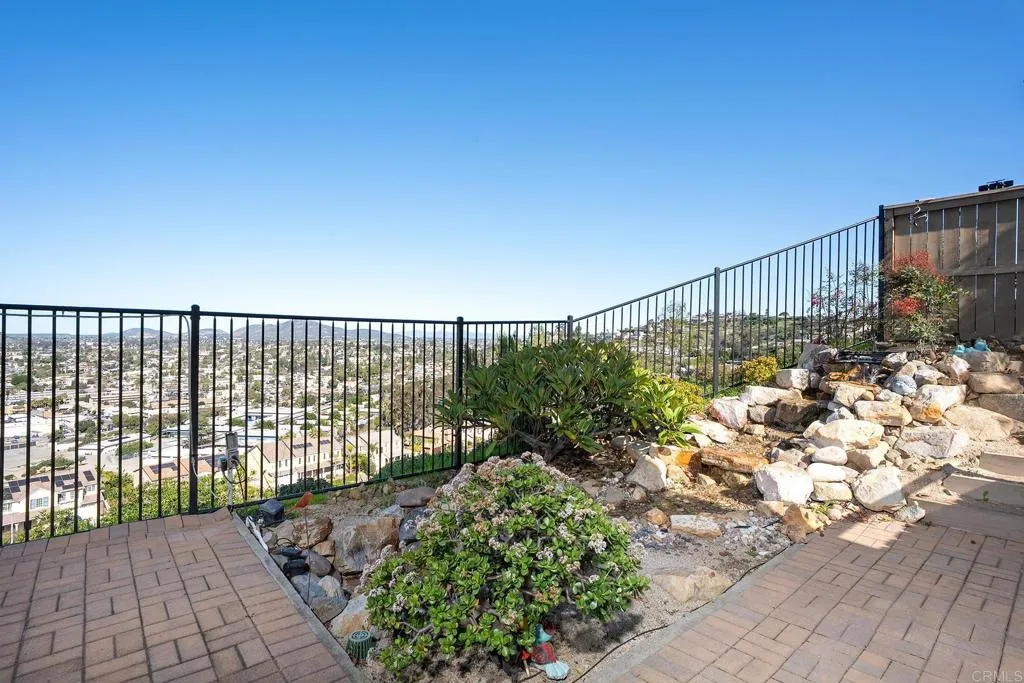 https://cdn.realtyfeed.com/cdn/127/306632931/1d4f9098e5500114242faf17a0567146.webp