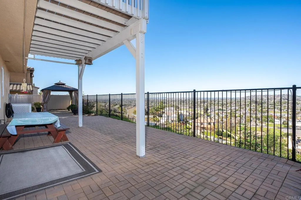 https://cdn.realtyfeed.com/cdn/127/306632931/37d0a6028327824f77ba5b657078c968.webp