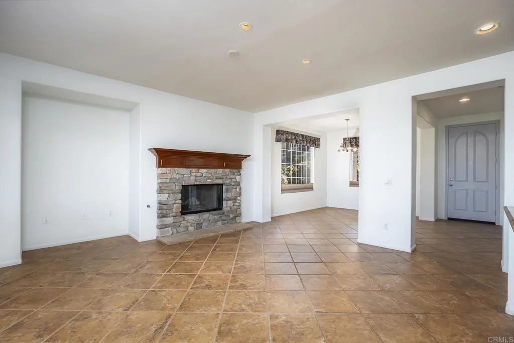 https://cdn.realtyfeed.com/cdn/127/306632931/3fade1ade652732a36393816788fc9fb.webp