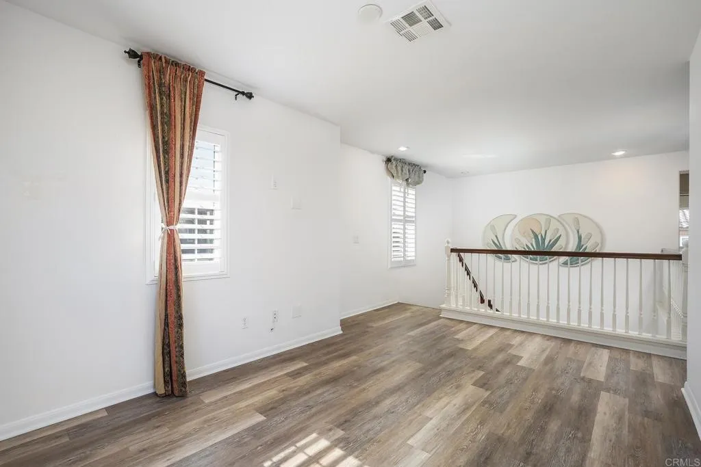 https://cdn.realtyfeed.com/cdn/127/306632931/61a51b6695b07909912b15875f8a7d6d.webp