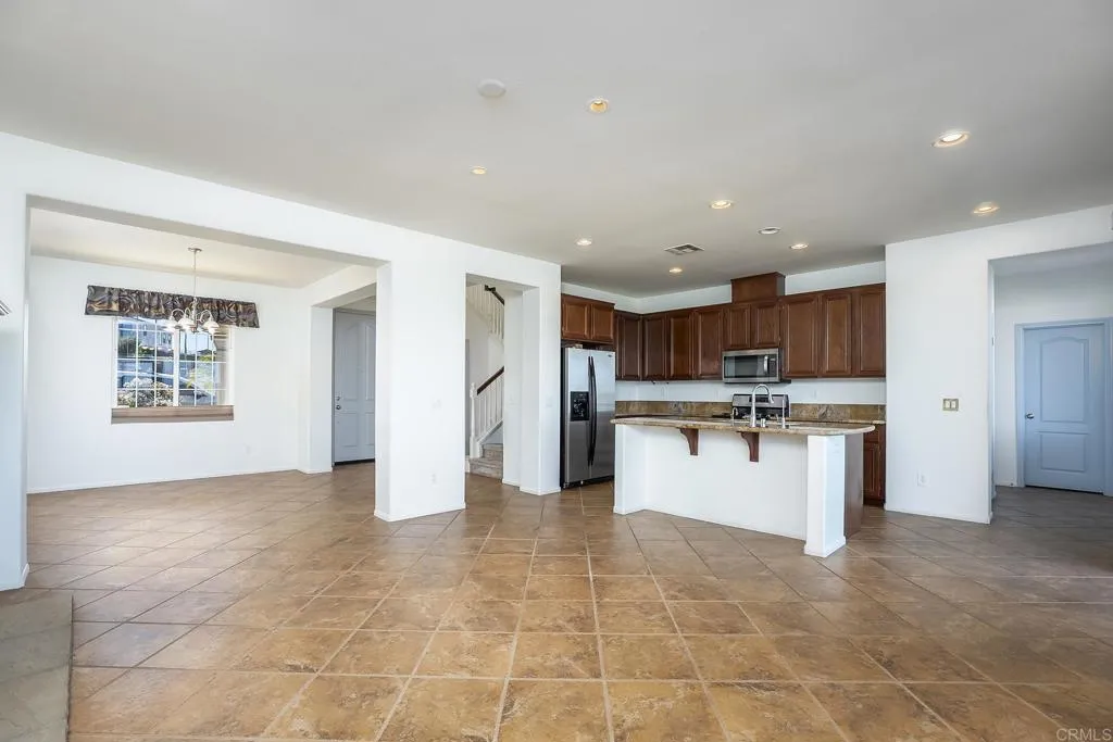 https://cdn.realtyfeed.com/cdn/127/306632931/8d8026540221306803d213fefa2c1263.webp