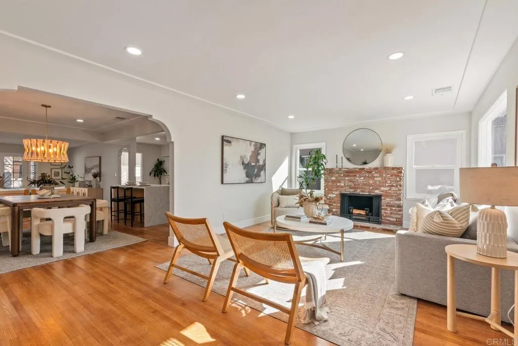 https://cdn.realtyfeed.com/cdn/127/306633058/4ba2da42b1feaeeb2675e3d7f328a622.webp