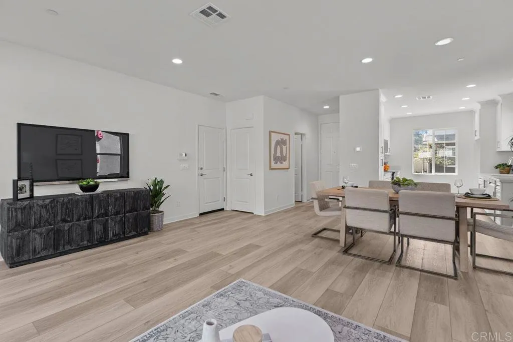 https://cdn.realtyfeed.com/cdn/127/306633101/b4c767805e25721fea9691a5802584d1.webp