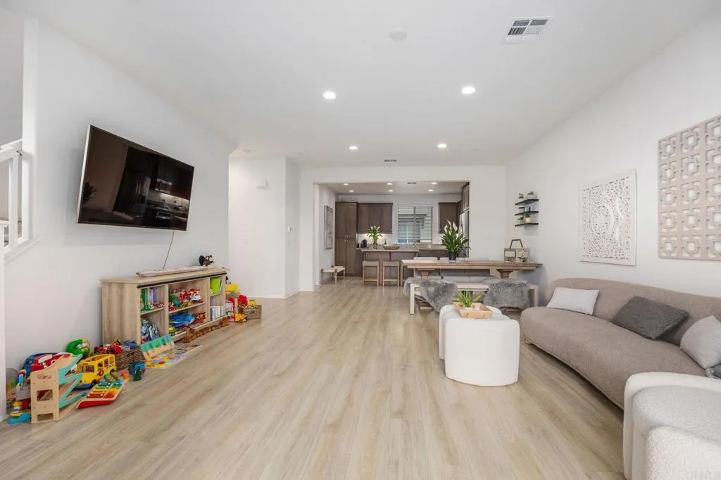 https://cdn.realtyfeed.com/cdn/127/306633150/14df4407112d704d52d3be7c8d34556c.webp