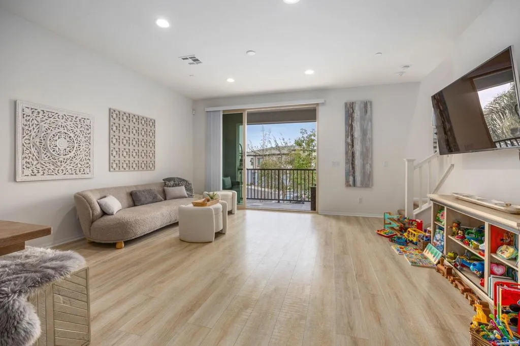 https://cdn.realtyfeed.com/cdn/127/306633150/aeb5a4f858cecb6c6e473a0102767421.webp