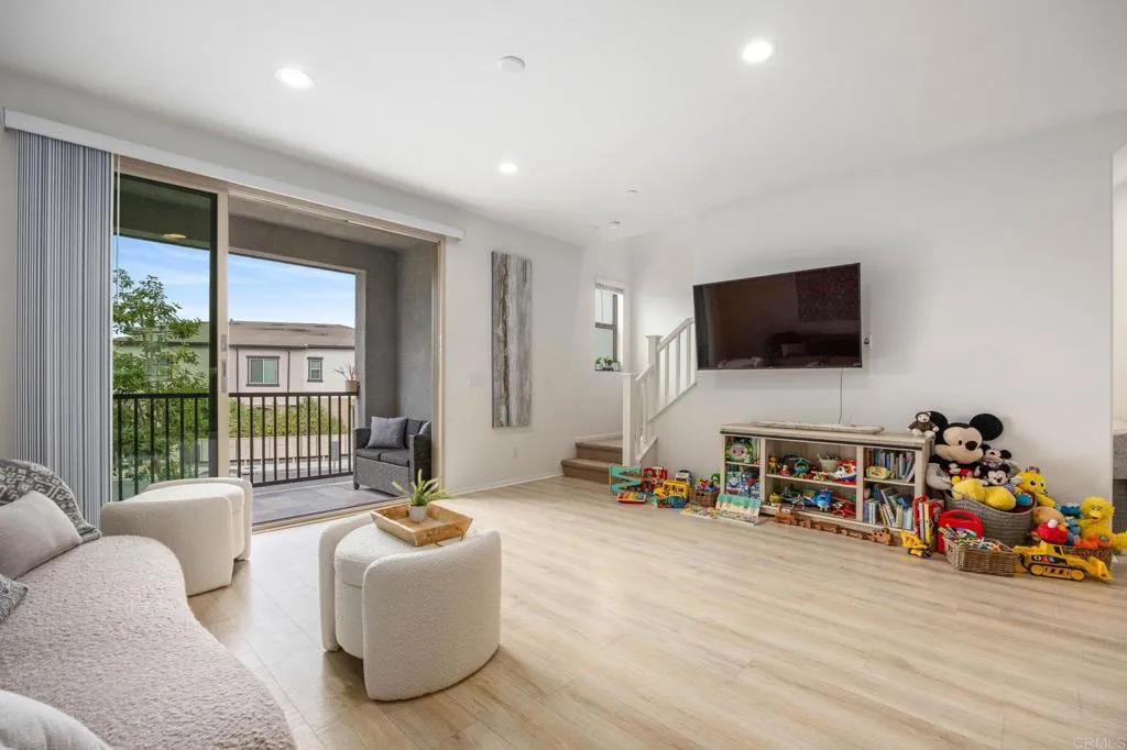 https://cdn.realtyfeed.com/cdn/127/306633150/c496c30e0efea9405fe8be2e36c3fb96.webp