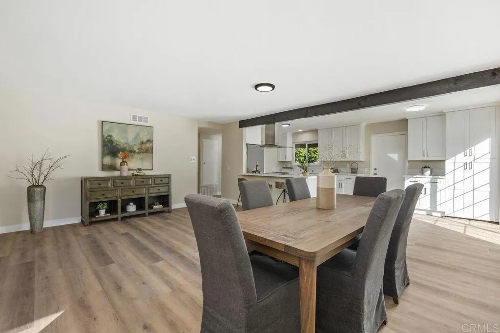 https://cdn.realtyfeed.com/cdn/127/306633154/97380886613df9ce7c318dd5341b10d3.webp